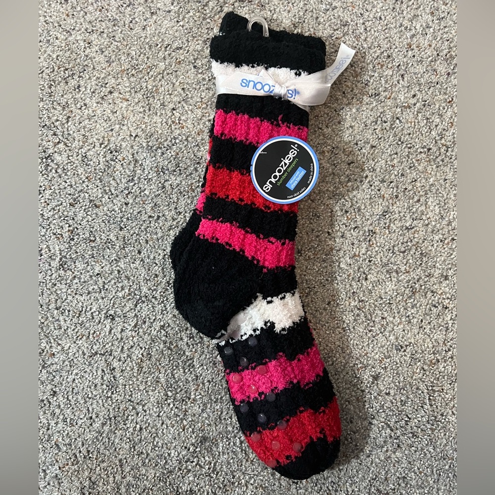 NWT Snoozies! slumber sleepers Fuzzy Socks